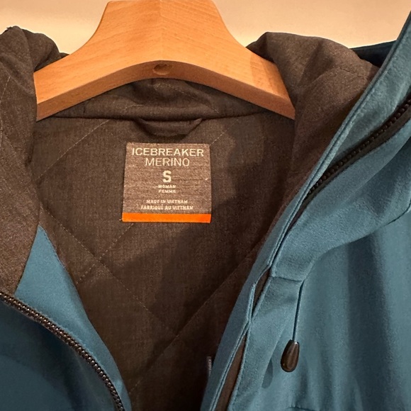 Icebreaker MarinoLOFT Teal windbreaker Jacket with Black Interior - Picture 2 of 8